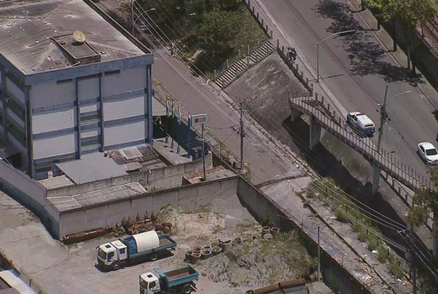 corpo-de-mulher-e-encontrado-em-escola-municipal-do-rio-de-janeiro3A-policia-investiga-caso