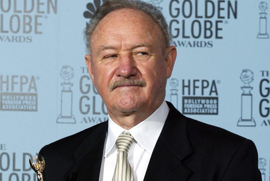 (FILES) Actor Gene Hackman holds the Cecile B. DeMille Award at the 60th Annual Golden Globe Awards in Beverly Hills, California on January 19, 2003. Oscar-winning US actor Gene Hackman and his wife Betsy Arakawa have been found dead inside their home in New Mexico, media outlets reported on February 27, 2025. Santa Fe County Sheriff Adan Mendoza said the couple were found dead the day before afternoon, adding that there was no immediate indication of foul play, according to the Santa Fe New Mexican, Variety and Sky News. (Photo by HECTOR MATA / AFP)