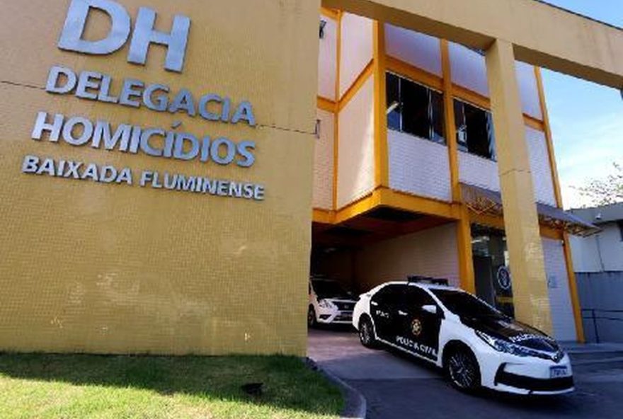 corpos-encontrados-em-mata-de-duque-de-caxias3A-policia-investiga-homicidios