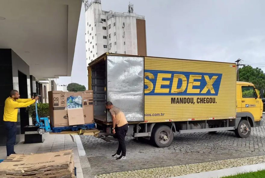 Correios transportam doações de todo o país ao Rio Grande do Sul