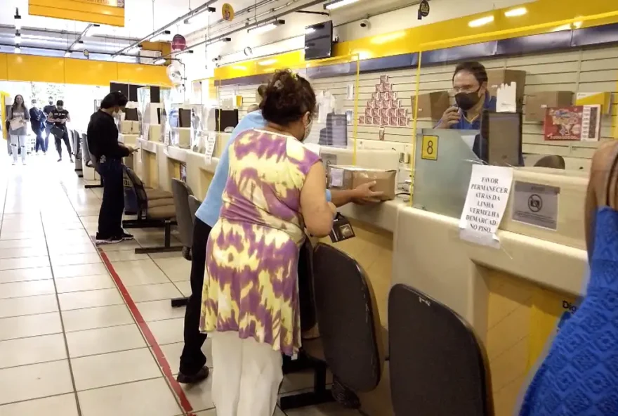 Os sindicatos dos Trabalhadores de Correios  farão assembleias, para avaliar a decretação de uma greve na semana da Black Friday.

(Foto: Reprodução/ Agência Brasil)