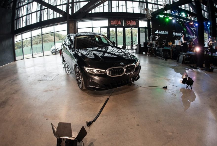 corretor-de-imoveis-ganha-bmw-em-sorteio-apos-venda-milionaria-em-arranha-ceu-de-sc