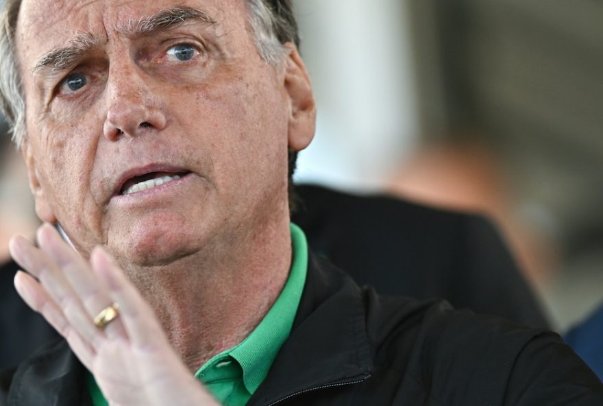 corte-suprema-do-brasil-revoga-autorizacao-de-visita-de-assessor-de-trump-a-bolsonaro corte-suprema-do-brasil-revoga-autorizacao-de-visita-de-assessor-de-trump-a-bolsonaro