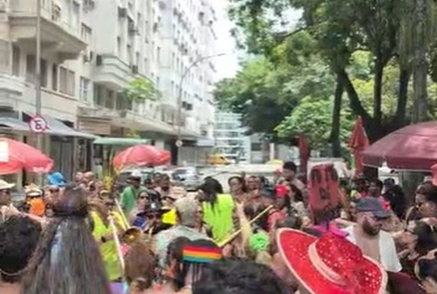 cortejos-de-pre-carnaval-animam-o-centro-do-rio-de-janeiro3A-confira-a-festa-nas-ruas-da-cidade cortejos-de-pre-carnaval-animam-o-centro-do-rio-de-janeiro3A-confira-a-festa-nas-ruas-da-cidade