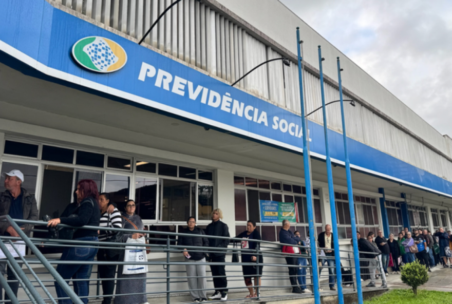 cpmi-do-inss-avanca-com-investigacoes-sobre-filho-de-lula-e-mulher-ligada-a-flavio-bolsonaro cpmi-do-inss-avanca-com-investigacoes-sobre-filho-de-lula-e-mulher-ligada-a-flavio-bolsonaro