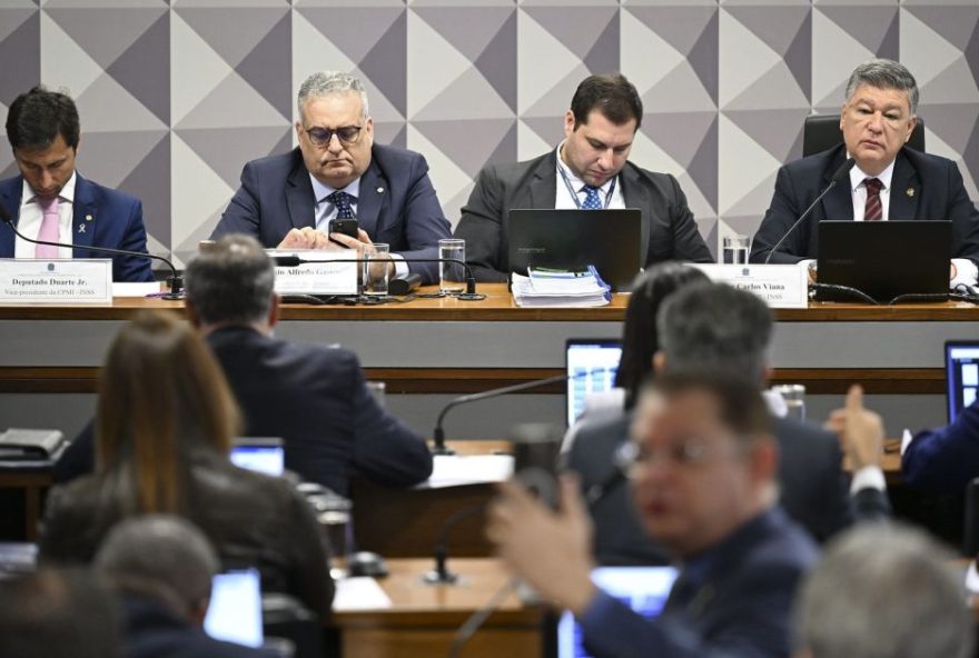 cpmi-do-inss-suspendida-apos-bate-boca3A-tumulto-por-acusacoes