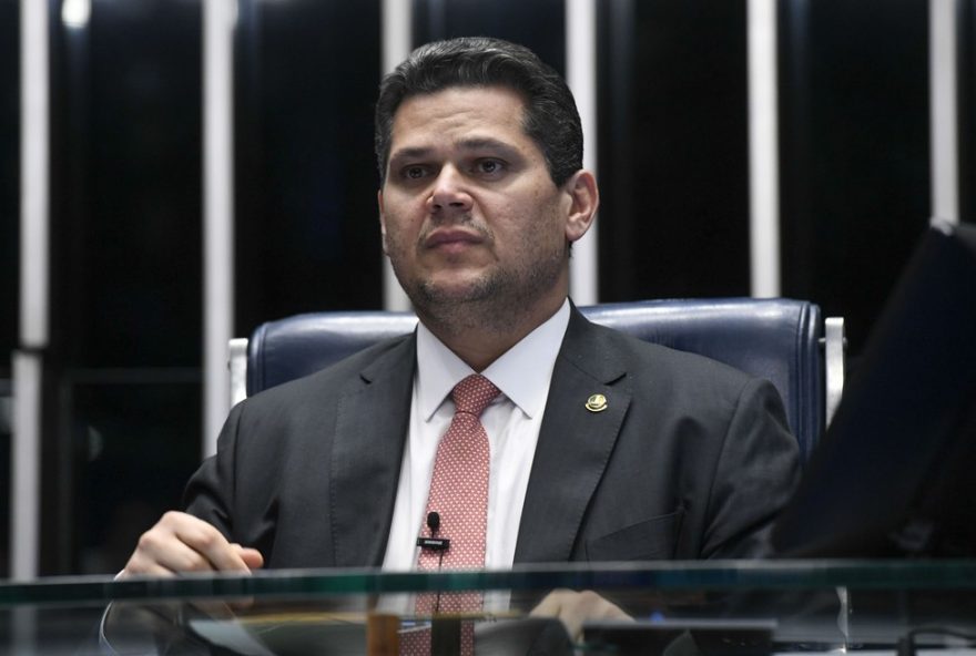 cpmi-do-inss3A-alcolumbre-nao-pode-impedir2C-mas-admite-adiar-abertura