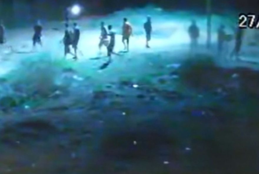 crianca-de-11-anos-e-espancada-por-grupo-em-rixa-com-irmao3B-video-choca-em-goias