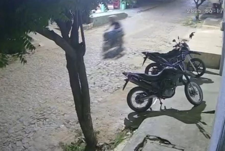 crianca-de-9-anos-atropelada-em-quixeramobim3A-motociclista-sem-habilitacao-foge2C-mas-e-autuado-pela-policia