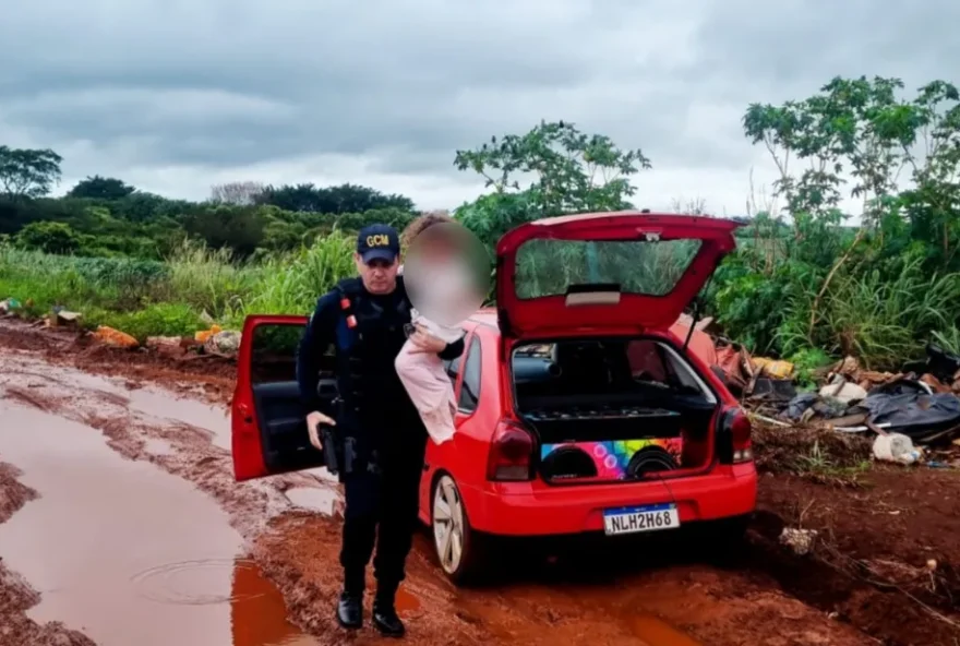 Guarda Civil Metropolitana de Rio Verde encontra criança em estrada de terra, em Goiás. (Reprodução/GCM Rio Verde)