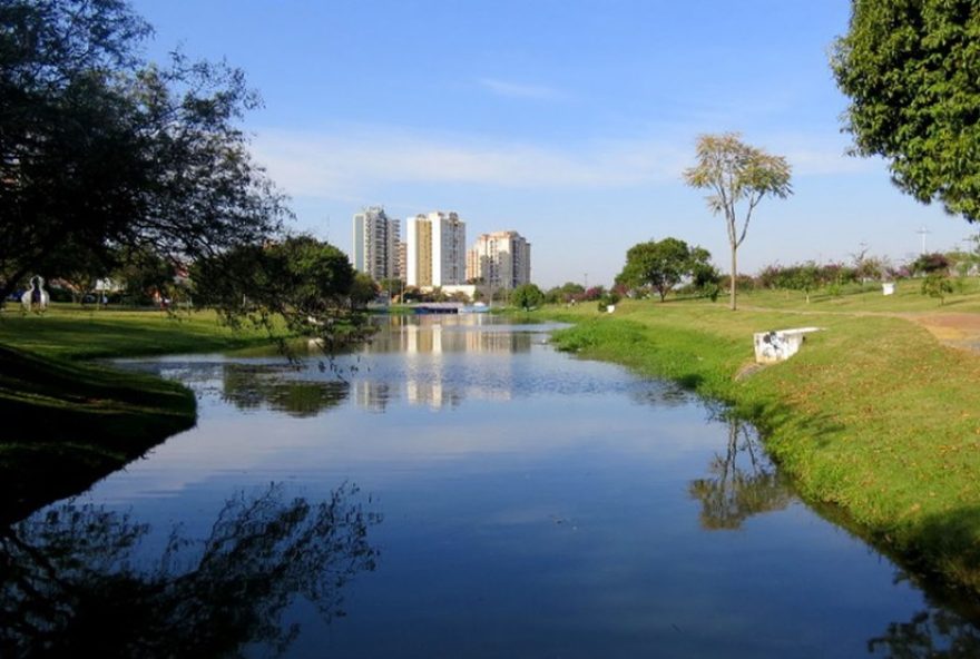 crianca-se-afoga-em-lago-do-parque-ecologico-de-indaiatuba3A-bombeiros-atuam-no-resgate