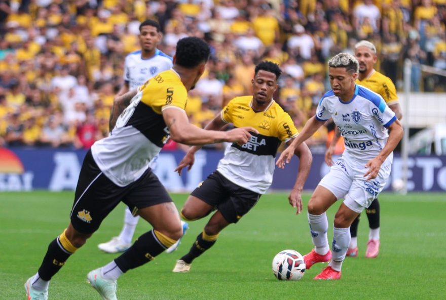 criciuma-segue-na-disputa-pelo-acesso-a-serie-a-apos-derrota-na-29a-rodada.-alcancando-3a-posicao2C-tigre-encara-o-vila-nova-em-busca-da-lideranca