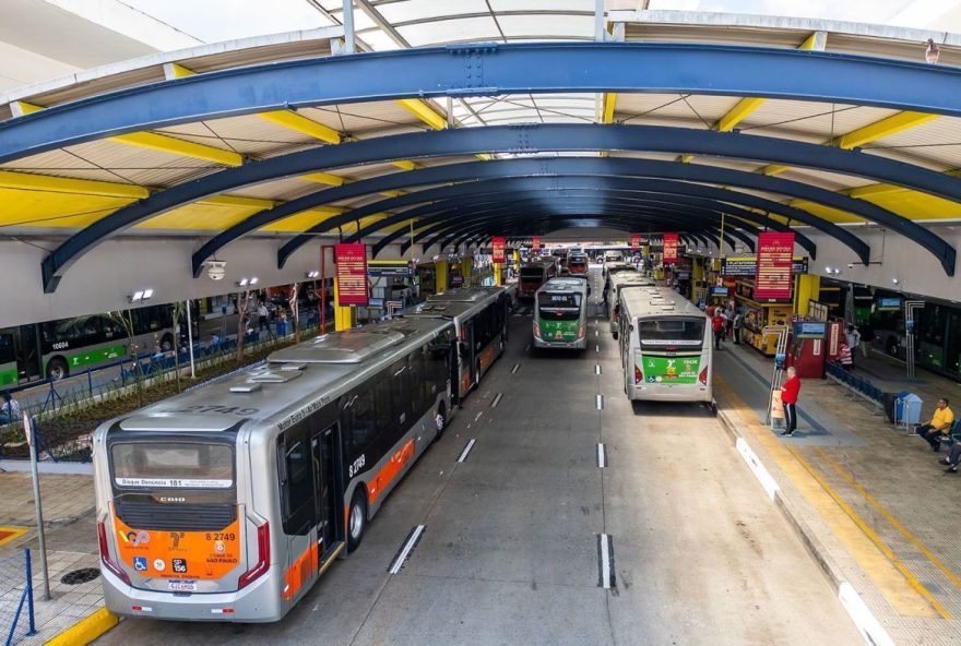 crime-brutal-no-terminal-de-onibus-da-lapa3A-suspeito-esfaqueia-vitima-sem-motivo.-populacao-pede-por-mais-seguranca crime-brutal-no-terminal-de-onibus-da-lapa3A-suspeito-esfaqueia-vitima-sem-motivo.-populacao-pede-por-mais-seguranca