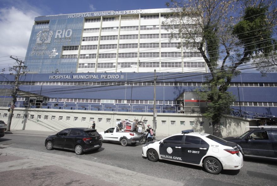 criminosos-invadem-hospital-municipal-pedro-ii-em-busca-de-paciente-baleado3A-hospital-e-referencia-na-zona-oeste-do-rj