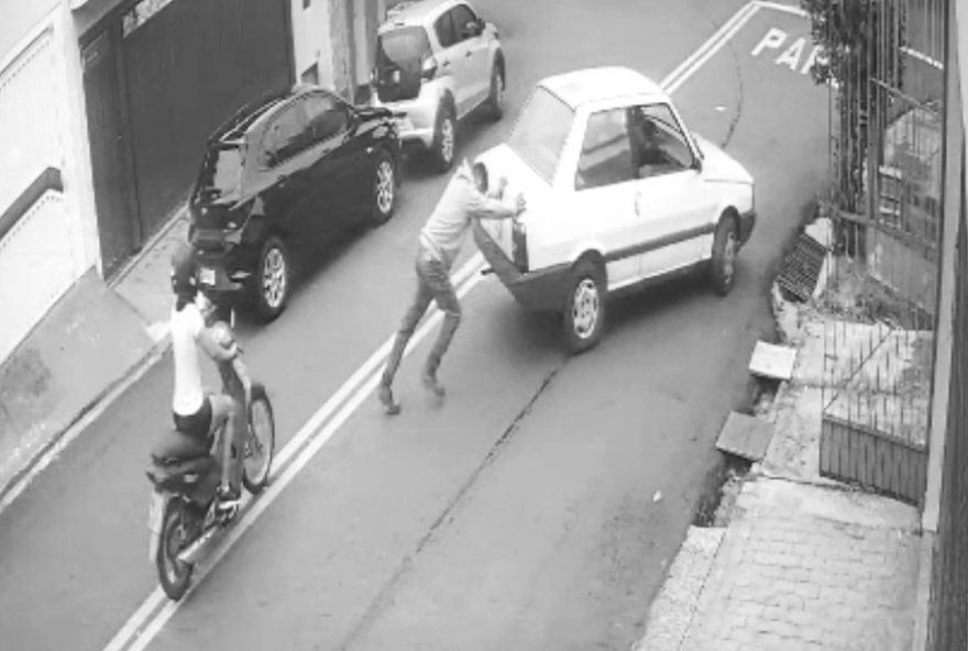 criminosos-sao-presos-em-piracicaba-ao-furtarem-carro-antigo-de-40-anos