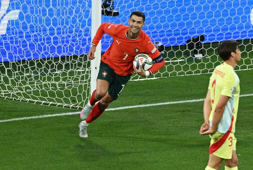 cristiano-ronaldo-chora-e-esconde-o-rosto-nos-penaltis-na-conquista-da-liga-das-nacoes-pela-selecao-de-portugal