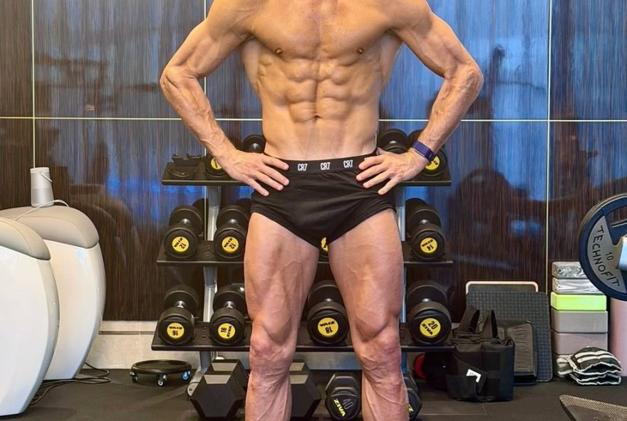 cristiano-ronaldo3A-rotina-de-treinos-intensos-e-dieta-balanceada-mantem-o-astro-em-forma-aos-40-anos cristiano-ronaldo3A-rotina-de-treinos-intensos-e-dieta-balanceada-mantem-o-astro-em-forma-aos-40-anos