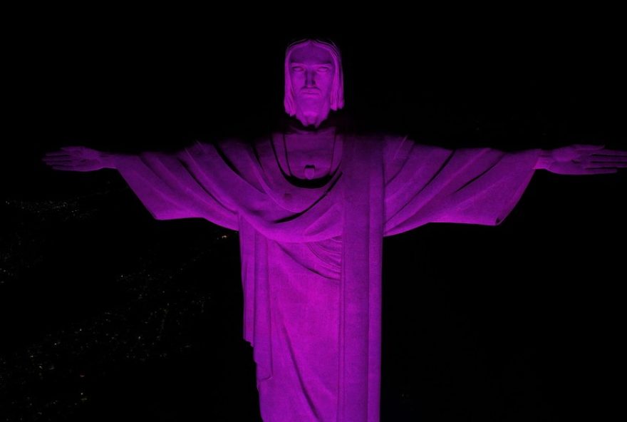 cristo-redentor-iluminado-de-roxo-em-homenagem-ao-dia-da-mulher cristo-redentor-iluminado-de-roxo-em-homenagem-ao-dia-da-mulher