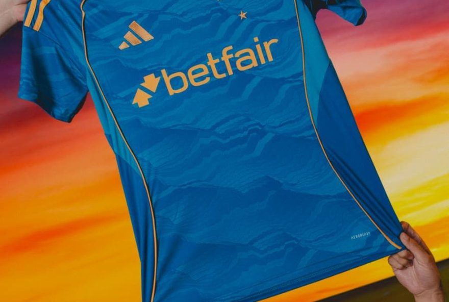 cruzeiro-de-lanca-terceira-camisa-azul-em-homenagem-ao-rio-sao-francisco