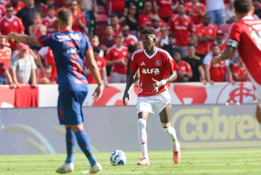 cruzeiro-encaminha-contratacao-milionaria-de-vitao-do-internacional