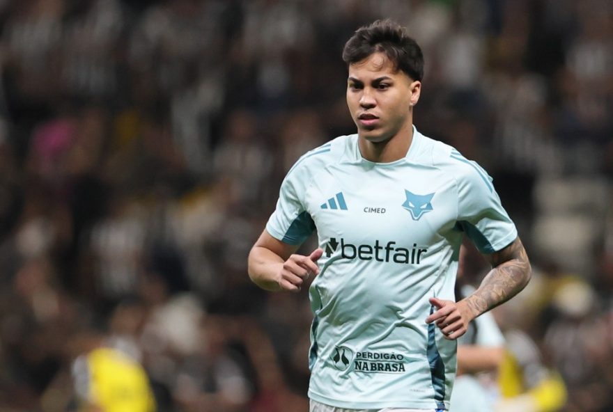 cruzeiro-faz-acordo-com-stjd-e-livra-kaio-jorge-e-romero-de-suspensao3B-fabricio-bruno-e-absolvido2C-confira-noticias-exclusivas MG - BELO HORIZONTE - 27/08/2025 - COPA DO BRASIL 2025, ATLETICO-MG X CRUZEIRO - Kaio Jorge jogador do Cruzeiro durante aquecimento antes da partida contra o Atletico-MG no estadio Arena MRV pelo campeonato Copa Do Brasil 2025. Foto: Gilson Lobo/AGIF