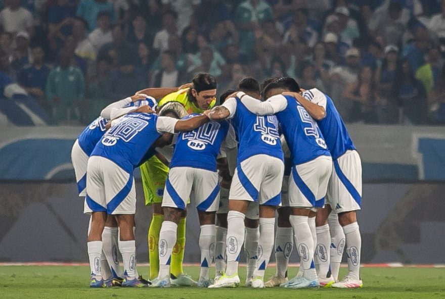 cruzeiro-foca-em-reforcos-para-competicoes-futuras-apos-queda-na-sul-americana.-acompanhe-as-novidades-do-time-com-o-ge