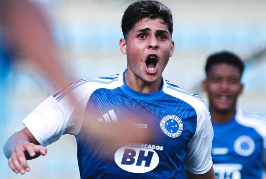 cruzeiro-renova-com-cauan-baptistella-por-cinco-anos3A-promessa-celeste-brilha-no-brasileiro-sub-20