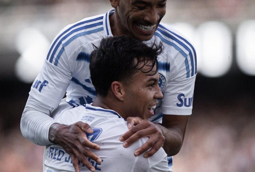 cruzeiro-vence-botafogo-e-afasta-crise3A-analise-da-retomada-do-futebol-de-lider