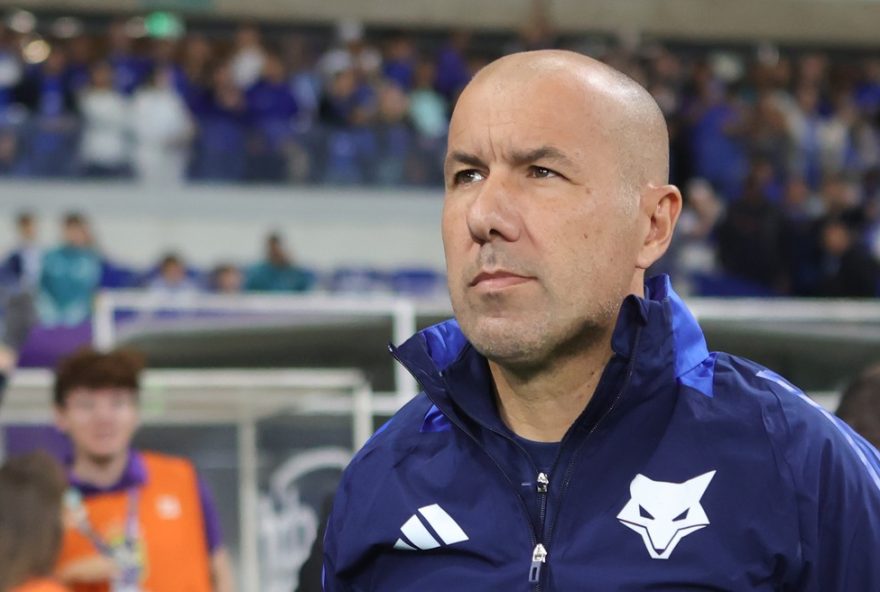 MG - BELO HORIZONTE - 30/08/2025 - BRASILEIRO A 2025, CRUZEIRO X SAO PAULO - Leonardo Jardim tecnico do Cruzeiro durante partida contra o Sao Paulo no estadio Mineirao pelo campeonato Brasileiro A 2025. Foto: Gilson Lobo/AGIF