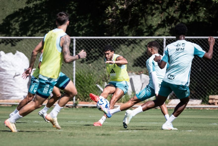 cruzeiro-viaja-para-goiania-com-possiveis-mudancas-na-escalacao