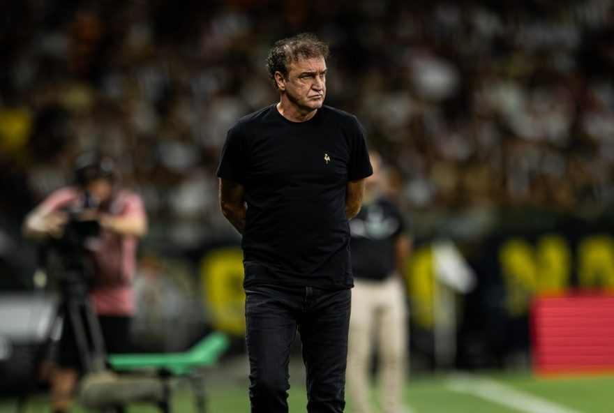 cuca-analisa-variacoes-ofensivas-do-atletico-mg-sem-hulk-e-desconversa-sobre-presenca-do-atacante-na-final-do-mineiro