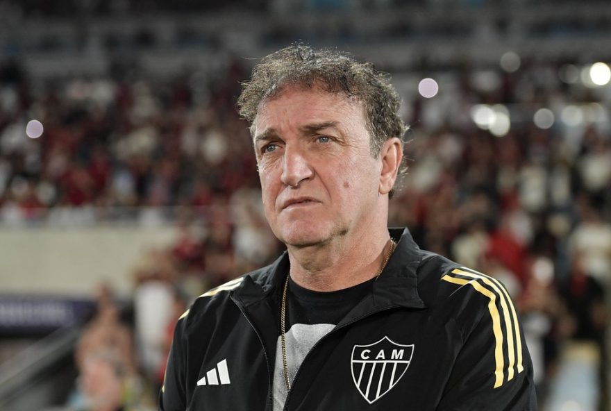 RJ - RIO DE JANEIRO - 31/07/2025 - COPA DO BRASIL 2025, FLAMENGO X ATLETICO-MG - Cuca tecnico do Atletico-MG durante partida contra o Flamengo no estadio Maracana pelo campeonato Copa Do Brasil 2025. Foto: Thiago Ribeiro/AGIF