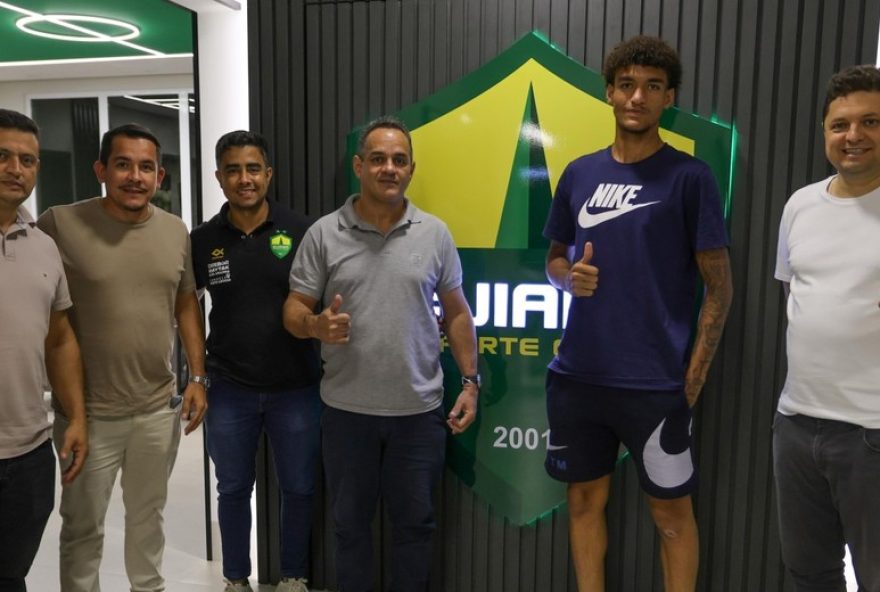 cuiaba-firma-primeiro-contrato-profissional-com-jovens-promessas-da-base