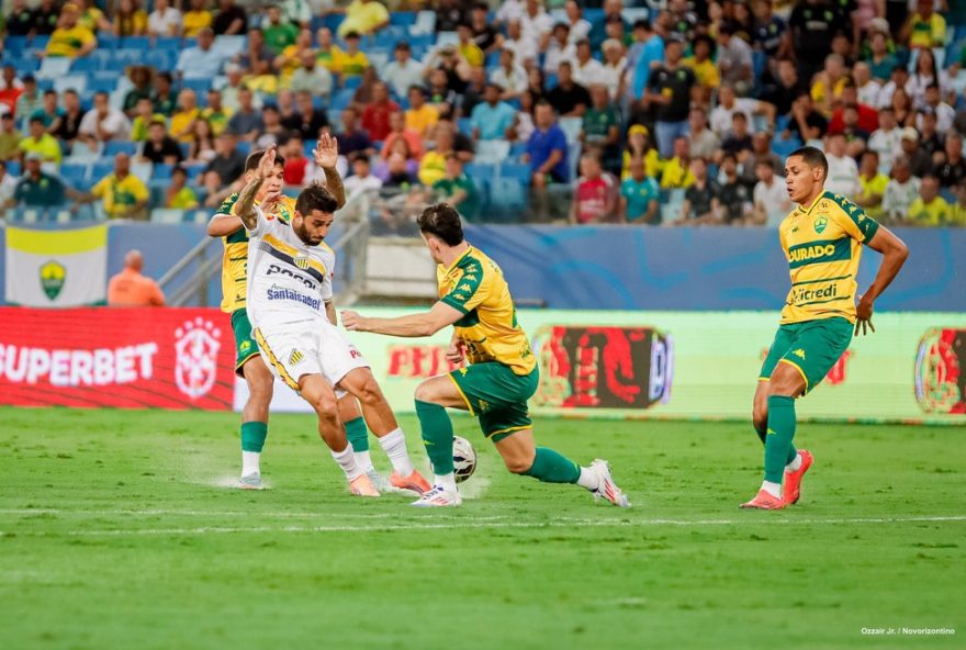 cuiaba-sobrevive-na-briga-pelo-g-4-apos-derrota3B-eduardo-barros-mantem-otimismo
