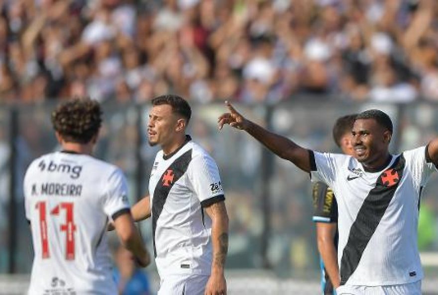 cuiabano-marca-e-da-assistencia2C-e-vasco-vence-o-gremio-em-sao-januario