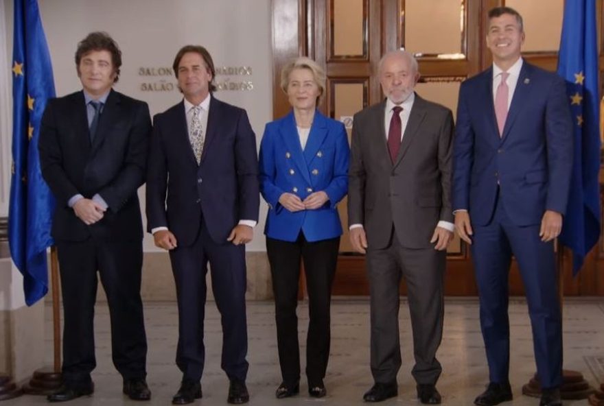 cupula-do-mercosul3A-brasil-discute-temas-de-interesse-em-viagem-de-lula-a-buenos-aires-apos-posse-de-milei