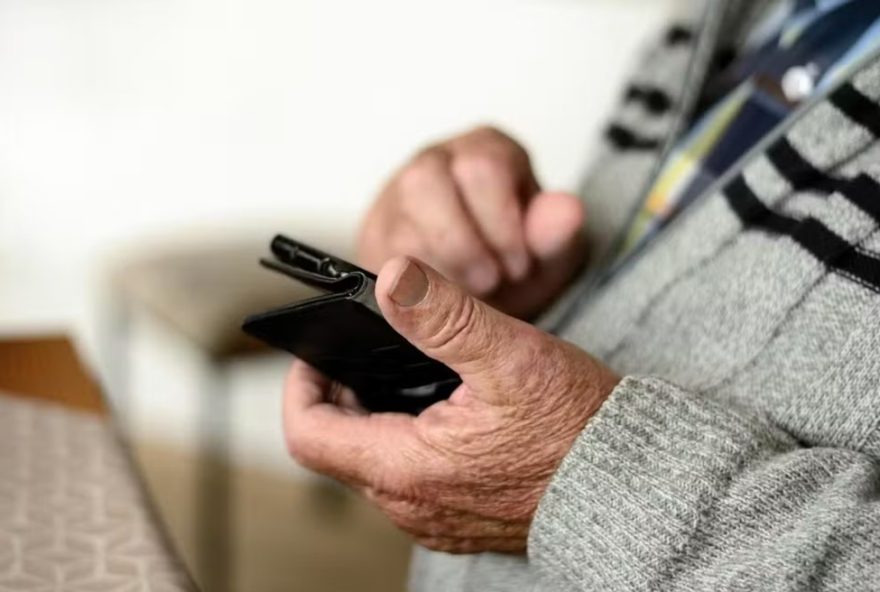curso-de-tecnologia-para-maiores-de-50-anos-em-santos2C-sp3A-inscricoes-abertas-aprenda-ciberseguranca2C-saude-digital-e-muito-mais