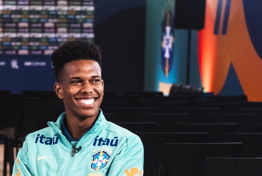 da-rapida-adaptacao-no-chelsea-ao-gol-no-maracana2C-estevao-celebra-momentos-felizes-da-vida3A-entrevista-exclusiva-com-jogador-da-selecao-brasileira