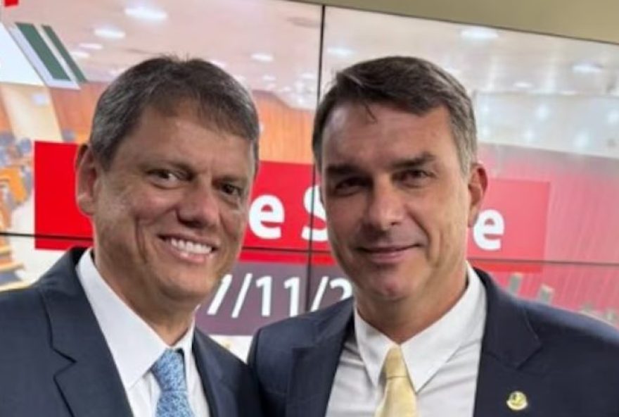 dama-de-sao-paulo-estimula-tarcisio-ao-planalto-e-familia-bolsonaro-reage dama-de-sao-paulo-estimula-tarcisio-ao-planalto-e-familia-bolsonaro-reage