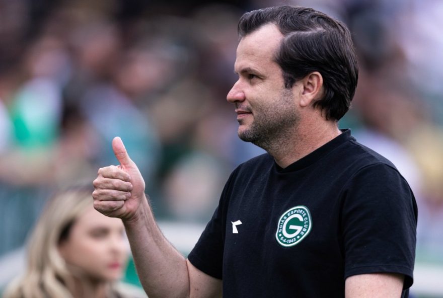 daniel-paulista-conquista-tricampeonato-invicto-com-o-goias-no-campeonato-goiano GO - GOIANIA - 15/03/2026 - GOIANO 2026, GOIAS X ATLETICO - Daniel Paulista tecnico do Goias durante partida contra o Atletico no estadio Serrinha pelo campeonato Goiano 2026. Foto: Heber Gomes/AGIF