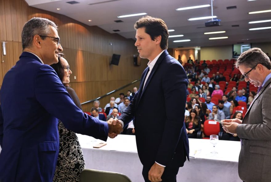 daniel-vilela-reforca-parceria-entre-governo-de-goias-e-faculdade-de-medicina-da-ufg daniel-vilela-reforca-parceria-entre-governo-de-goias-e-faculdade-de-medicina-da-ufg