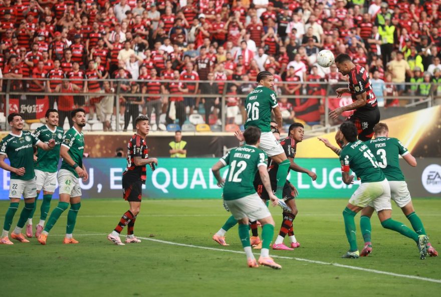 danilo-revela-detalhes-da-lei-da-atracao-no-gol-do-tetra-pelo-flamengo3A-o-relato-emocionante-do-zagueiro-rubro-negro