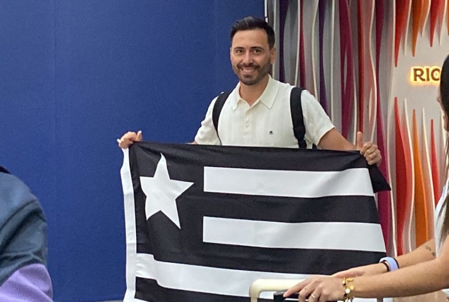 davide-ancelotti-chega-com-entusiasmo-para-comandar-o-botafogo3A-novas-estrategias-e-expectativas-de-sucesso-no-rio-de-janeiro