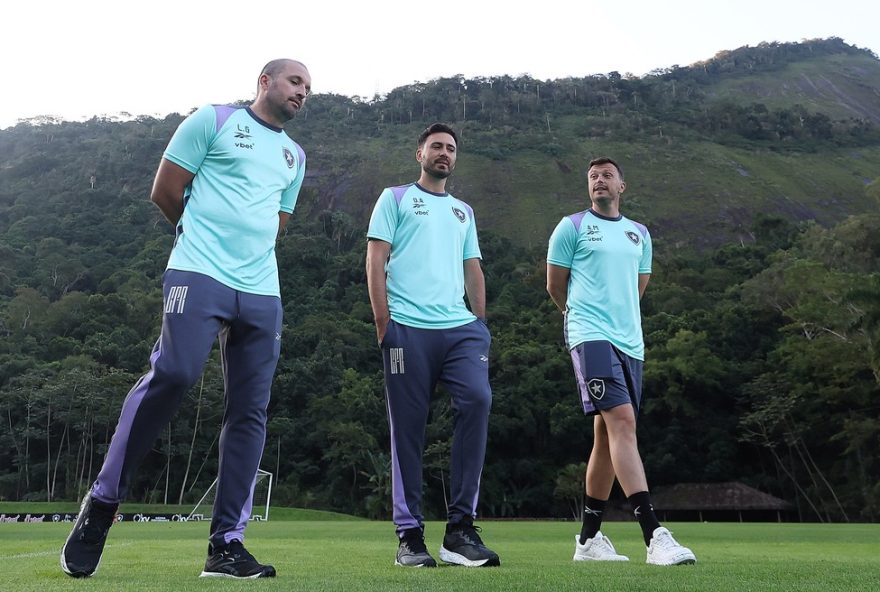 davide-ancelotti-considera-saida-do-botafogo-por-discordancia-de-demissao-do-preparador-fisico3A-entenda-a-polemica.-acompanhe-o-desenrolar-da-situacao-e-as-ultimas-noticias-do-clube-carioca davide-ancelotti-considera-saida-do-botafogo-por-discordancia-de-demissao-do-preparador-fisico3A-entenda-a-polemica.-acompanhe-o-desenrolar-da-situacao-e-as-ultimas-noticias-do-clube-carioca