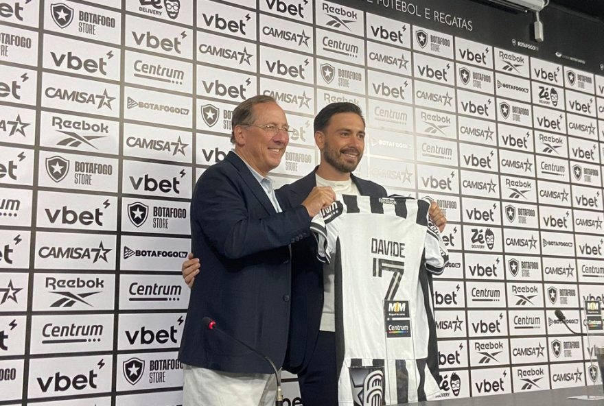davide-ancelotti-e-apresentado-no-botafogo-e-garante-foco-no-clube