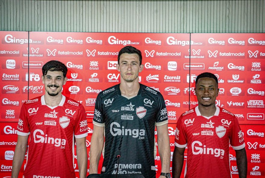 de-apresenta-marco-antonio2C-airton-e-ryan-como-reforcos-para-a-temporada-2026.-novos-jogadores-destacam-vontade-de-brigar-por-vaga-no-time-titular de-apresenta-marco-antonio2C-airton-e-ryan-como-reforcos-para-a-temporada-2026.-novos-jogadores-destacam-vontade-de-brigar-por-vaga-no-time-titular