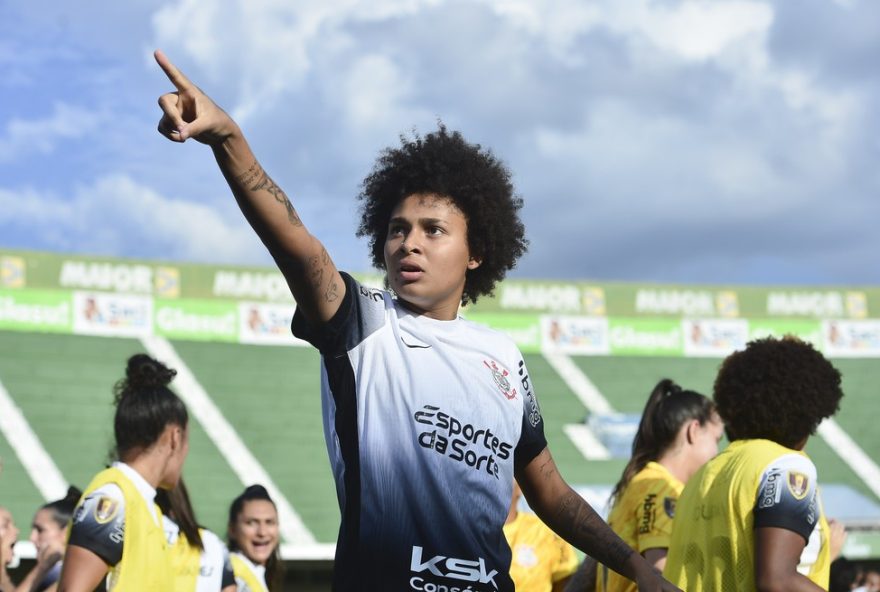 de-corinthians-vende-yaya-para-psg-apos-conquistas-e-valorizacao0A0Ayaya-deixa-o-timao-rumo-ao-paris-saint-germain-em-transferencia-que-movimenta-o-mercado-do-futebol-feminino.-saiba-mais