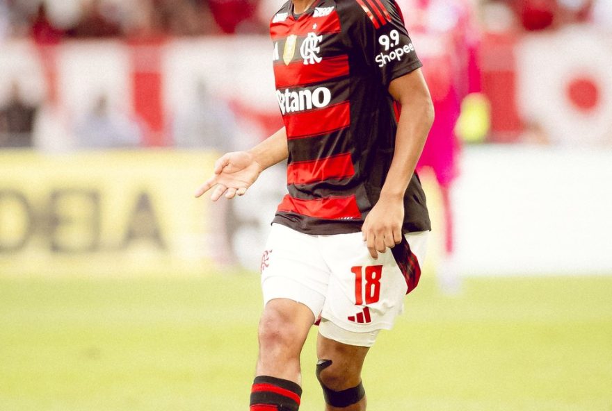 de-la-cruz2C-volta-triunfal3A-meia-titular-no-flamengo-e-em-busca-da-retomada-apos-tres-meses-de-ausencia-no-time-rubro-negro