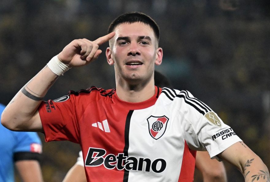 de-madrid-cf-contrata-promessa-do-river-plate2C-franco-mastantuono2C-por-r24289-milhoes3A-jogador-de-17-anos-assina-contrato-de-seis-temporadas