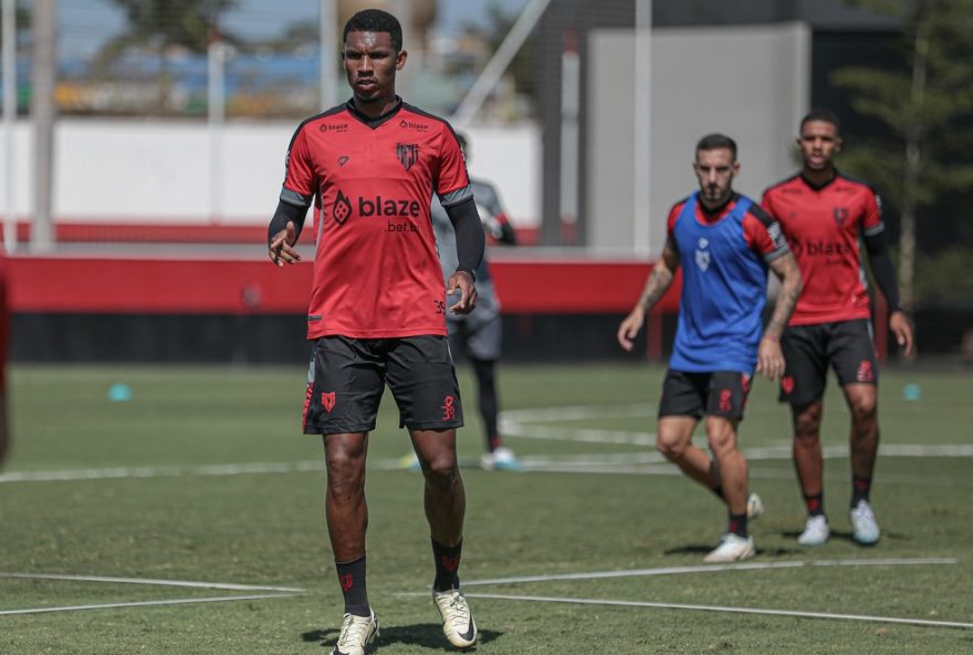 de-planeja-renovacao-para-proxima-temporada-com-destaques-do-time2C-incluindo-lele2C-ronald2C-robert-e-tito.-saiba-mais de-planeja-renovacao-para-proxima-temporada-com-destaques-do-time2C-incluindo-lele2C-ronald2C-robert-e-tito.-saiba-mais